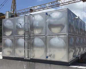 不鏽鋼（gāng）熱水箱